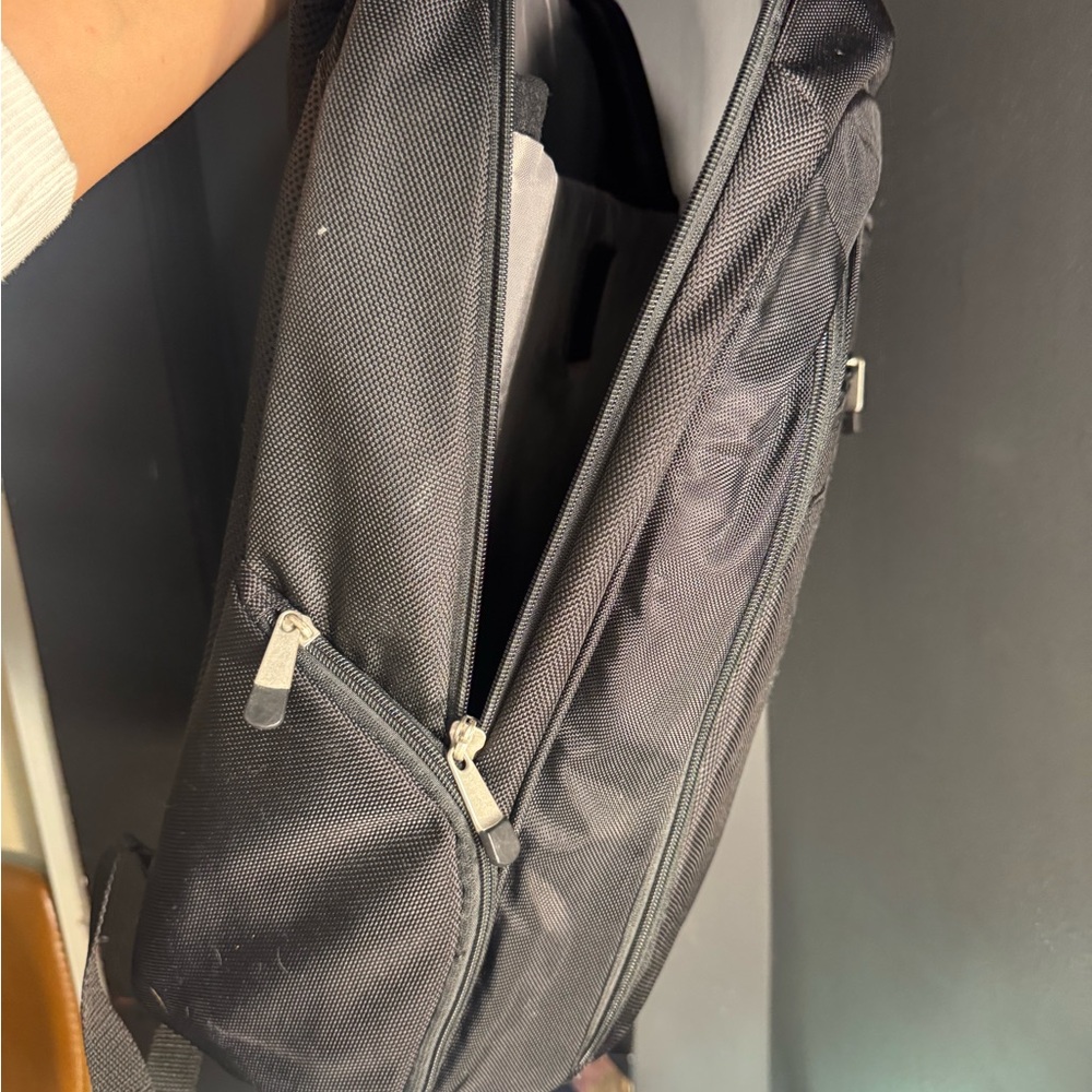 Dell Black Backpack - Picture 6 of 6